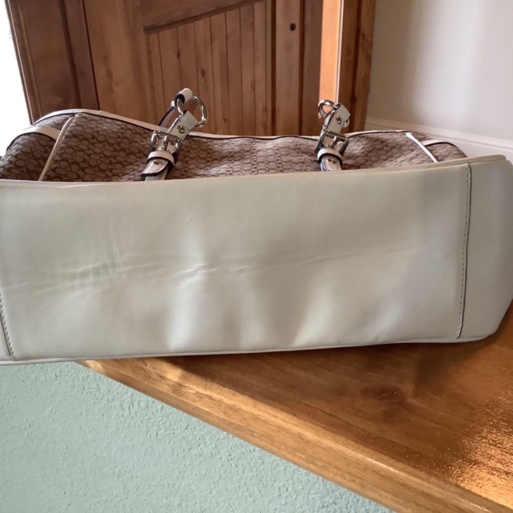 Authentic Coach Tote - Picture 5 of 5